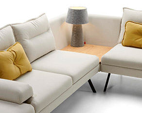 Corner table