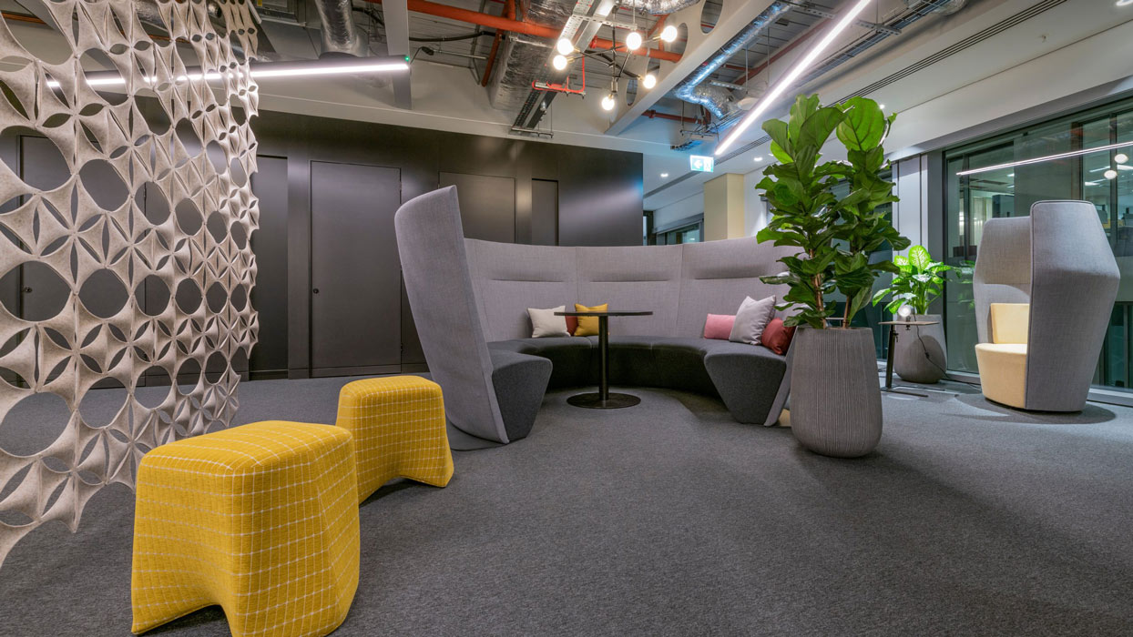 Atom seating pod