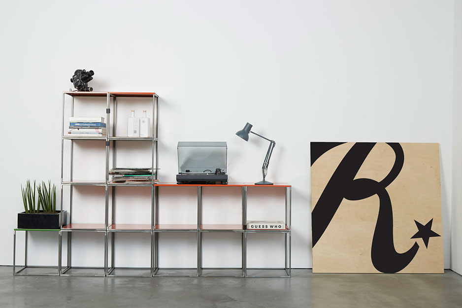 Cage shelving Cage storage with red shelves
