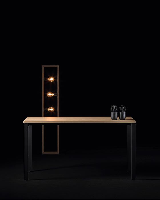 CS5040 Desk with metal legs