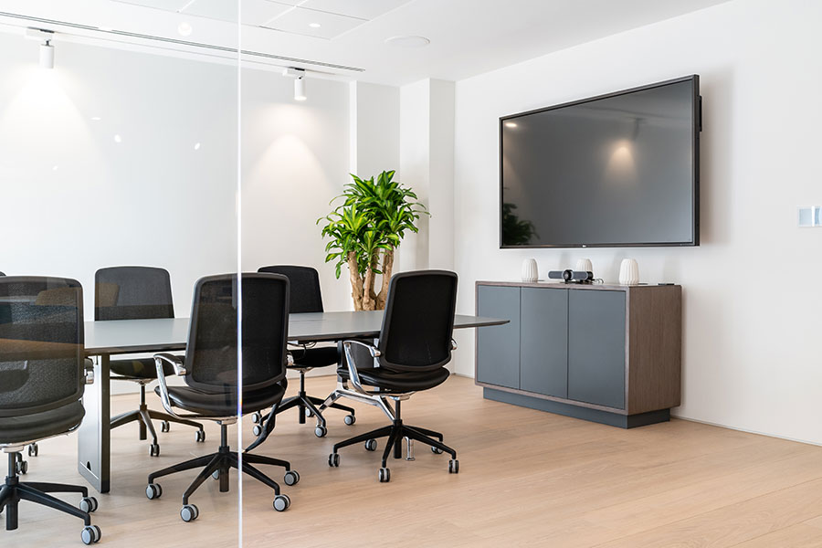 Deploy table Deploy table with credenza