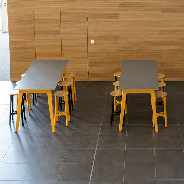 Fold High Table Fold high bench with black legs