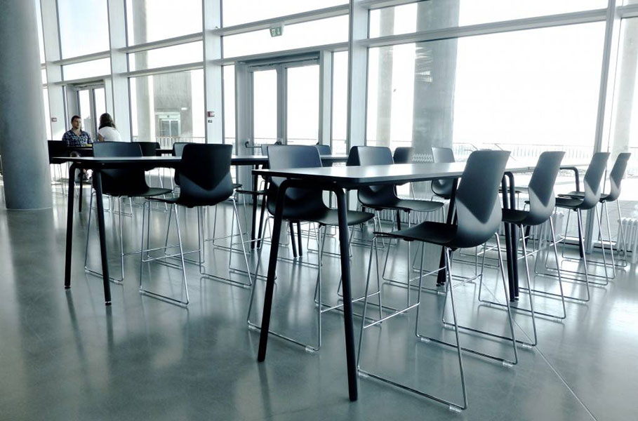 Fourreal table Fourreal high black tables