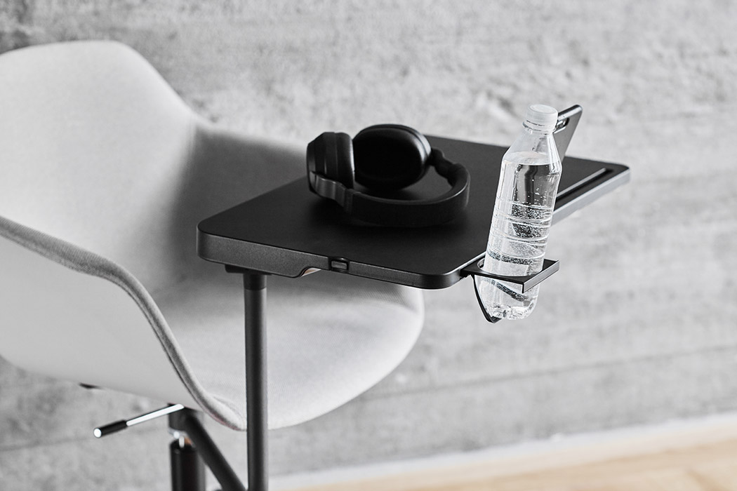 FourMe 66 chair Innotab swivel folding tablet table on FourMe 66 chair