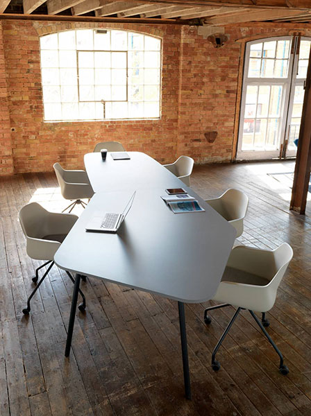 Fourreal Flake Fourreal Flake meeting tables
