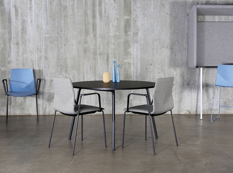 Fourreal 74 table Fourreal round black table