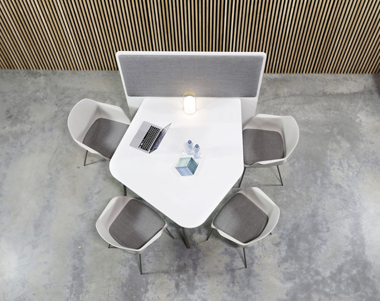 Fourreal Flake table Fourreal white flake table