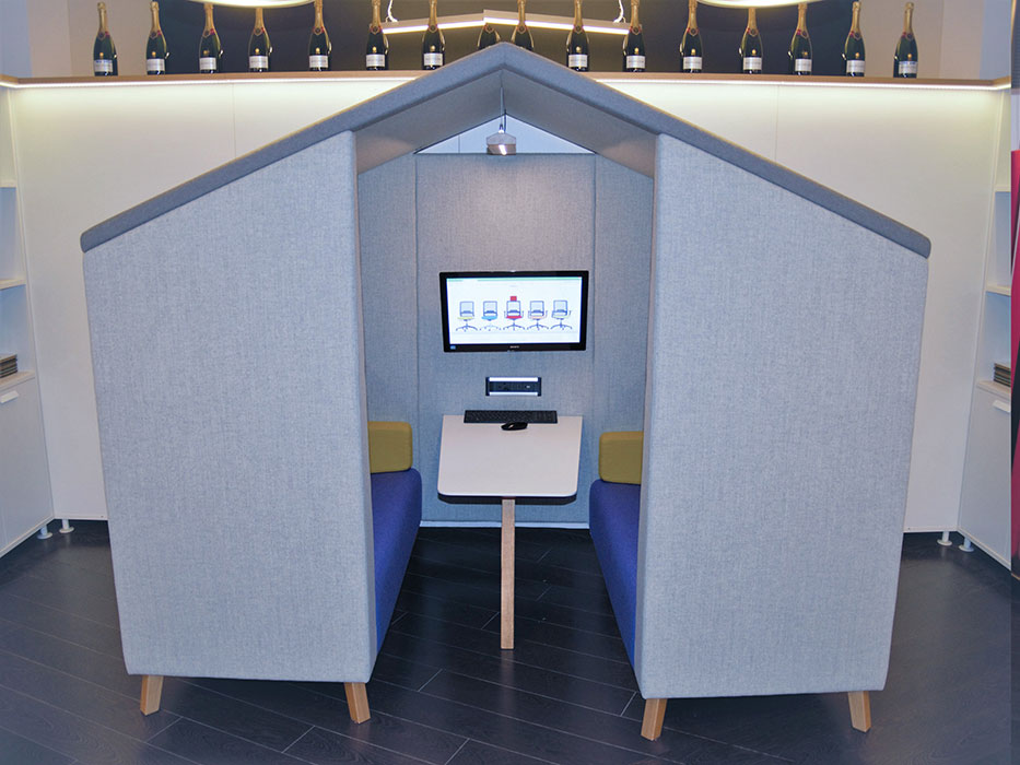 Jensen small Hut