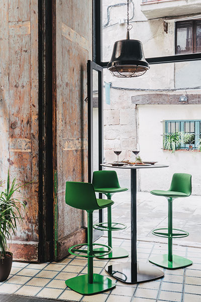 Lottus Stool with pedestal base Lottus Stool in green with footring