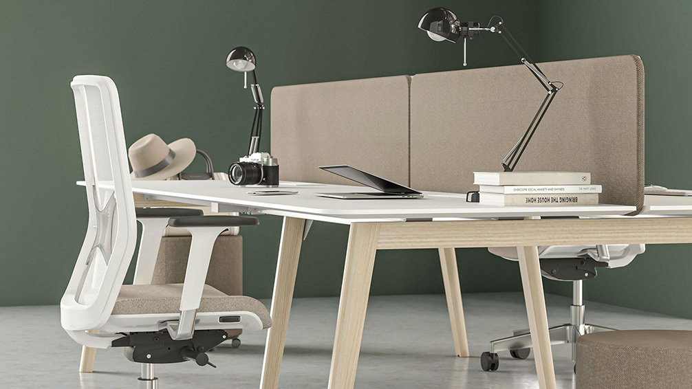 Nova Wood table Nova Wood table