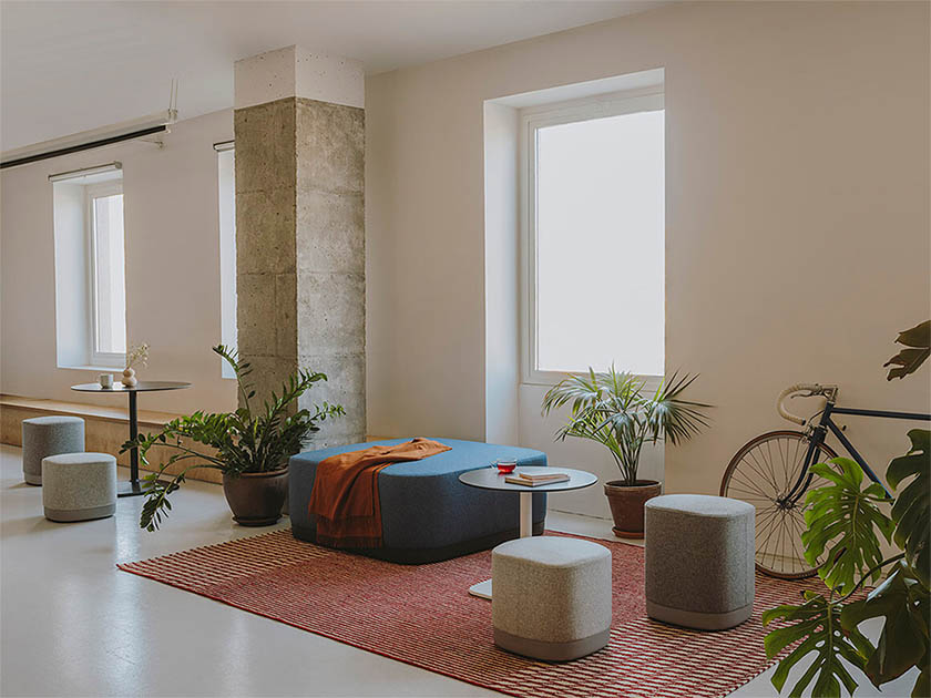 Puck stool