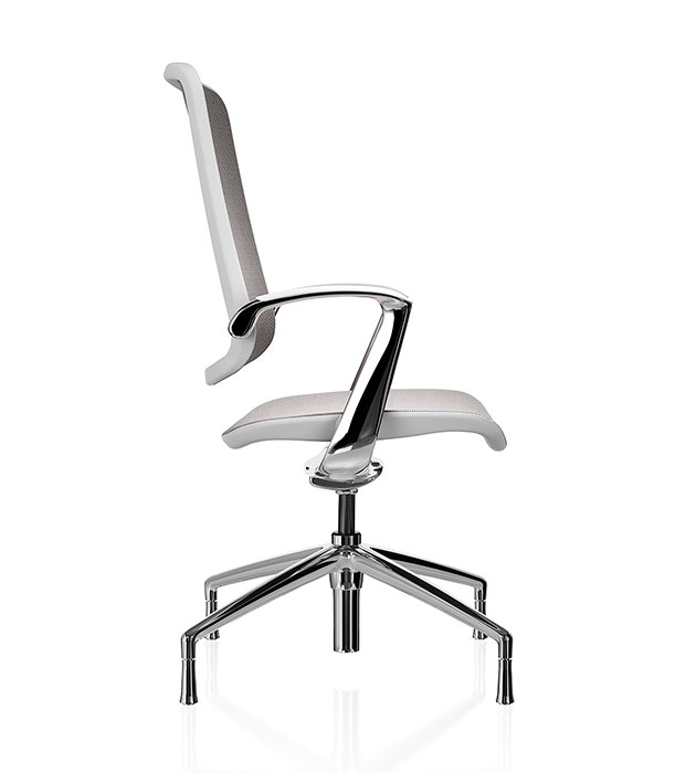 Trinetic chair Trinetic chair on glides