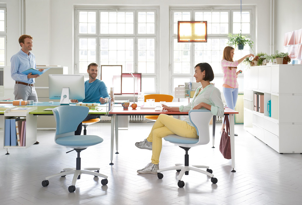 Turn around swivel chair