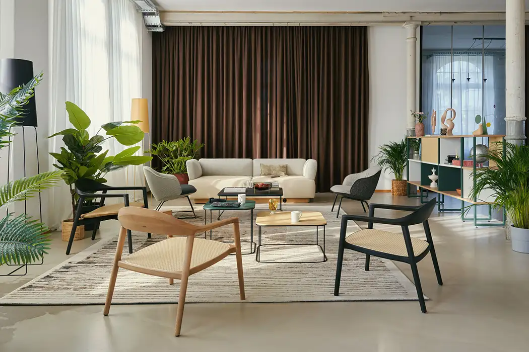 se cafe chairs with solid wood frame